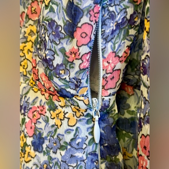 Zara dress. Floral chiffon shirred, ruffled bottom - Picture 5 of 8